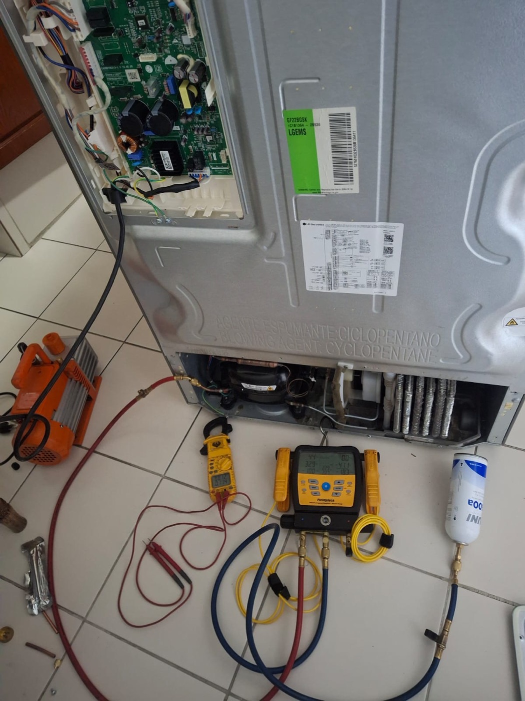 Diagnóstico electrónico de un refrigerador